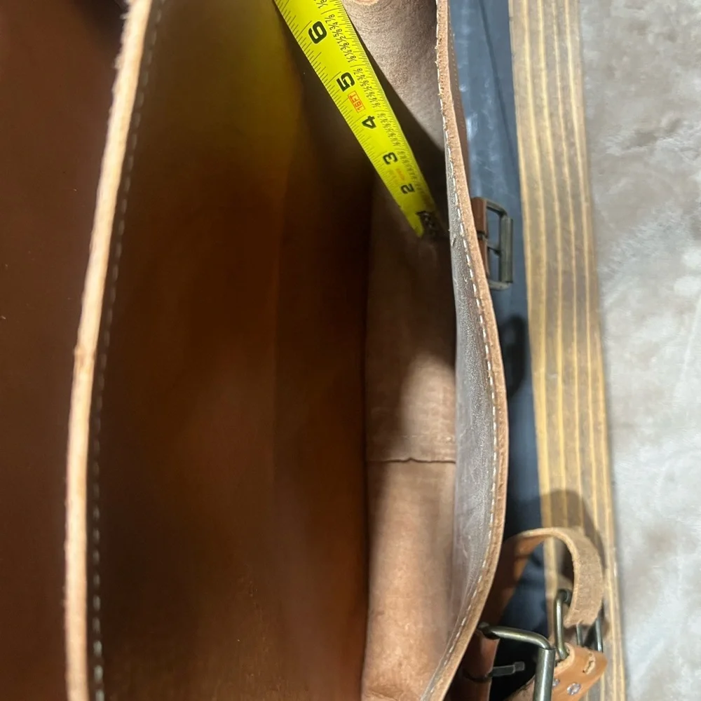 Classic Tan Leather Men's Bag
